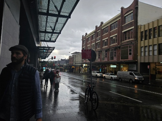 悉尼，阳光与骤雨交织的都市呼吸